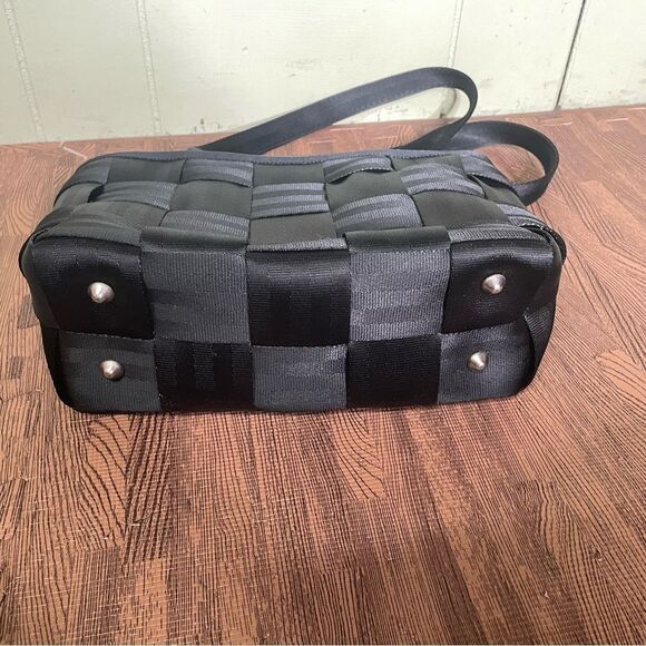 Harveys Original Seatbelt Tote Bag Black - Picture 5 of 9